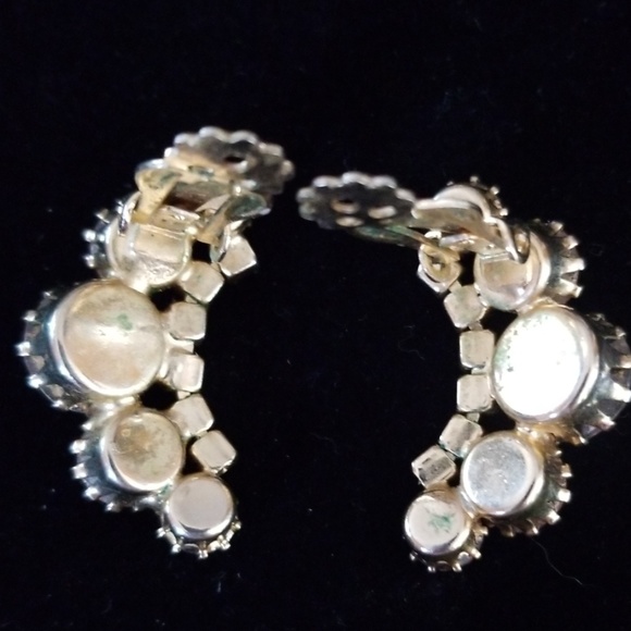 Vintage WEISS Crystal Clip On Earrings - Picture 9 of 11